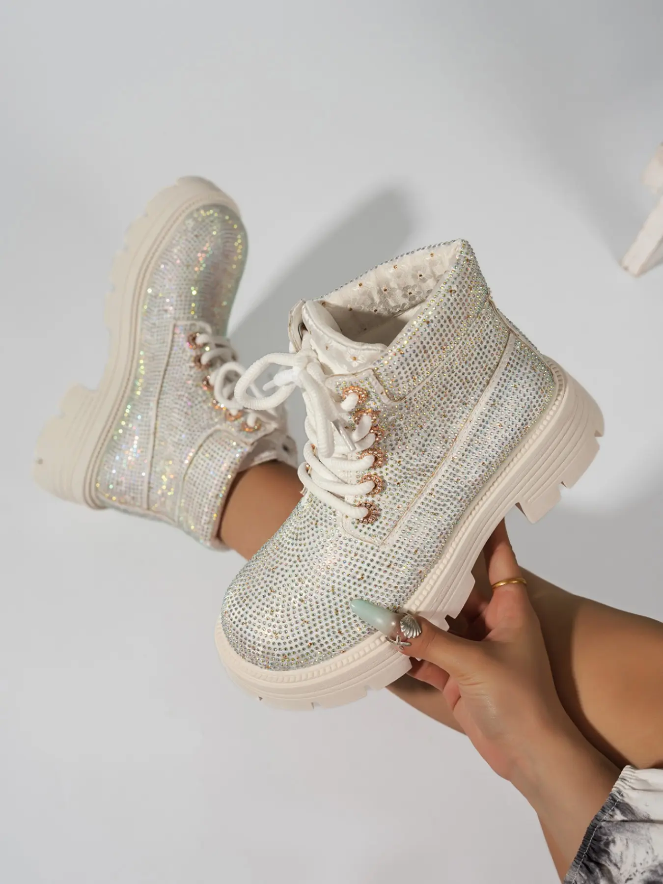 Winter New Full Coverage Rhinestone High Top Work Boots, Anti-Slip Thick Sole, European Style, Party Fashion, Women's Short Boot