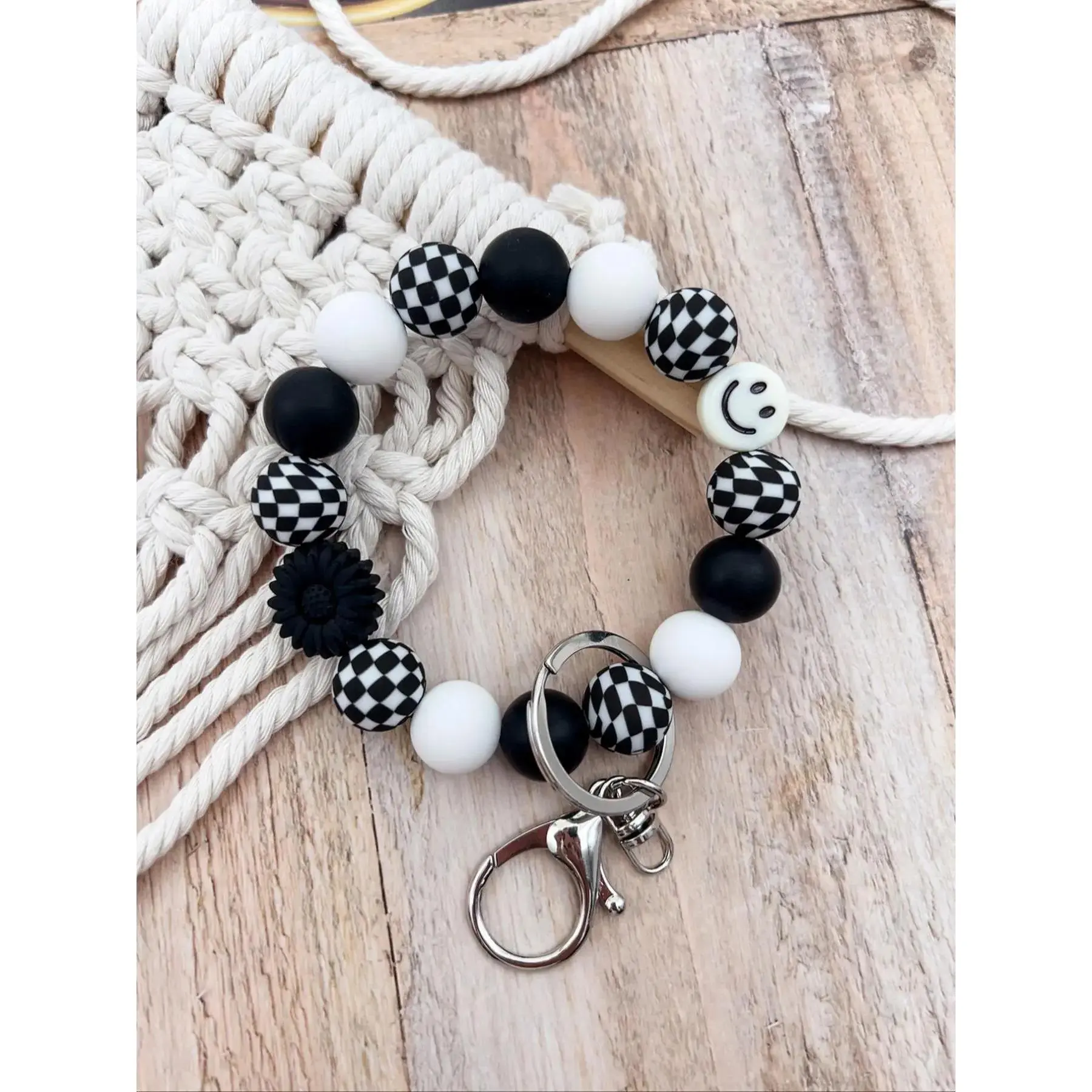 Checkerboard Pattern Silicone Beaded Keychain, Cute Flower & Smile Face Charm, Fashion Accessories, Trendy Cute Keychain for Women & Men
