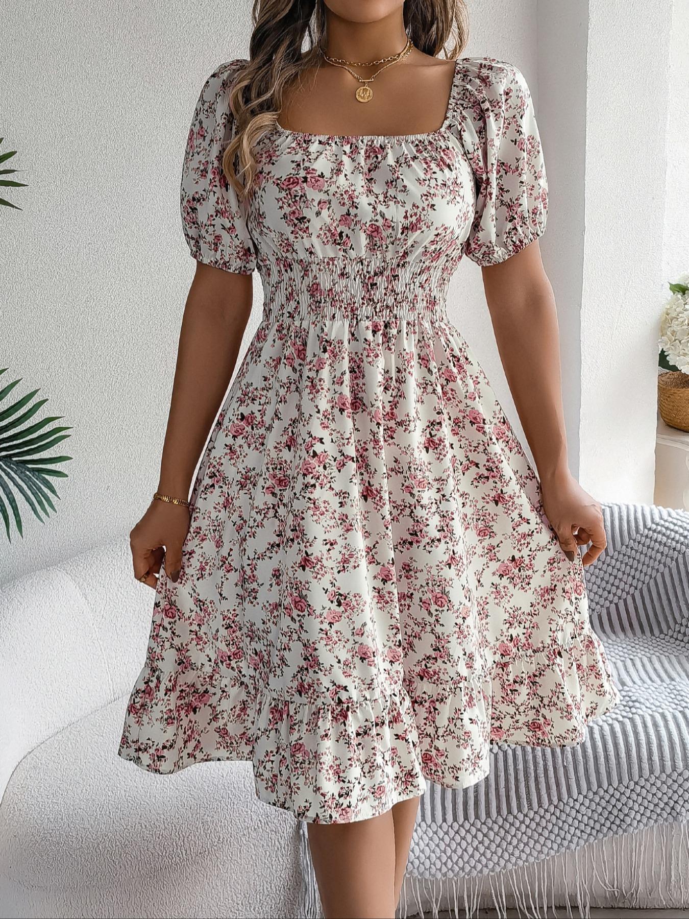 Women's Ditsy Floral Print Ruffle Hem Shirred Dress, Boho Fashion Square Neck Short Sleeve Dress for Daily Holiday Vacation Wear, Ladies Dress for Summer, Bohemian Casual Dress