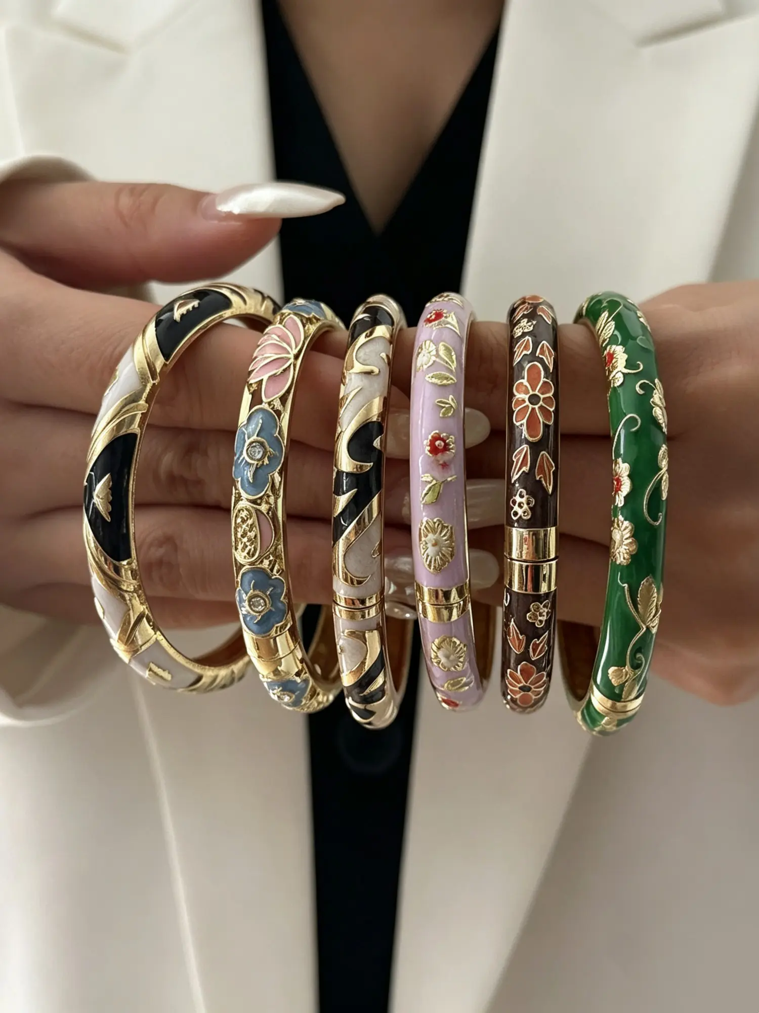 Six-Piece Set Colorful Glazed Pattern Bracelets Vintage Court Floral Design Jewelry Unique Accessories for Women