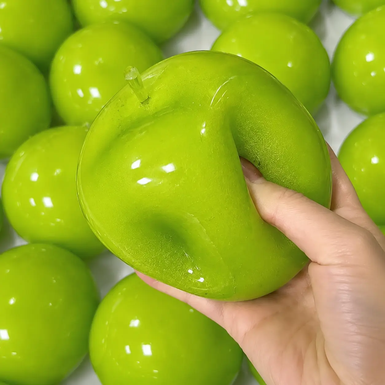 Chiboki Original Slushy Apple Squishy, Realistic Glossy Green Apple Decompression Toy, Soft Stretchy Sensory Squeeze Fidget Toy, Fun Cute Desk Toy & Gift
