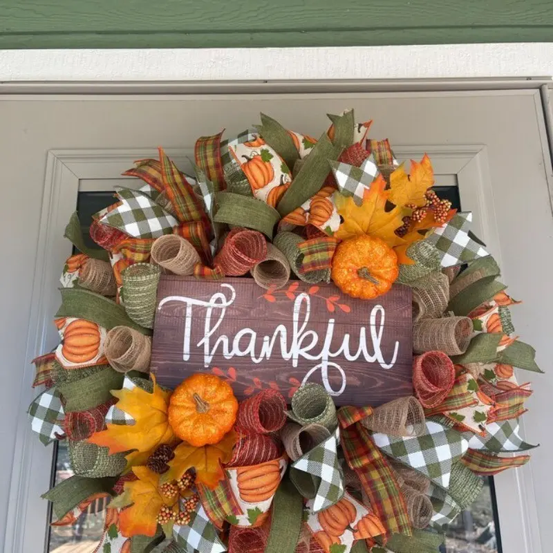 Classic Farmhouse Style Autumn Pumpkin Wooden Hanging Wreath, Perfect for Fall Door Decor, Thanksgiving, Halloween, Harvest Festival