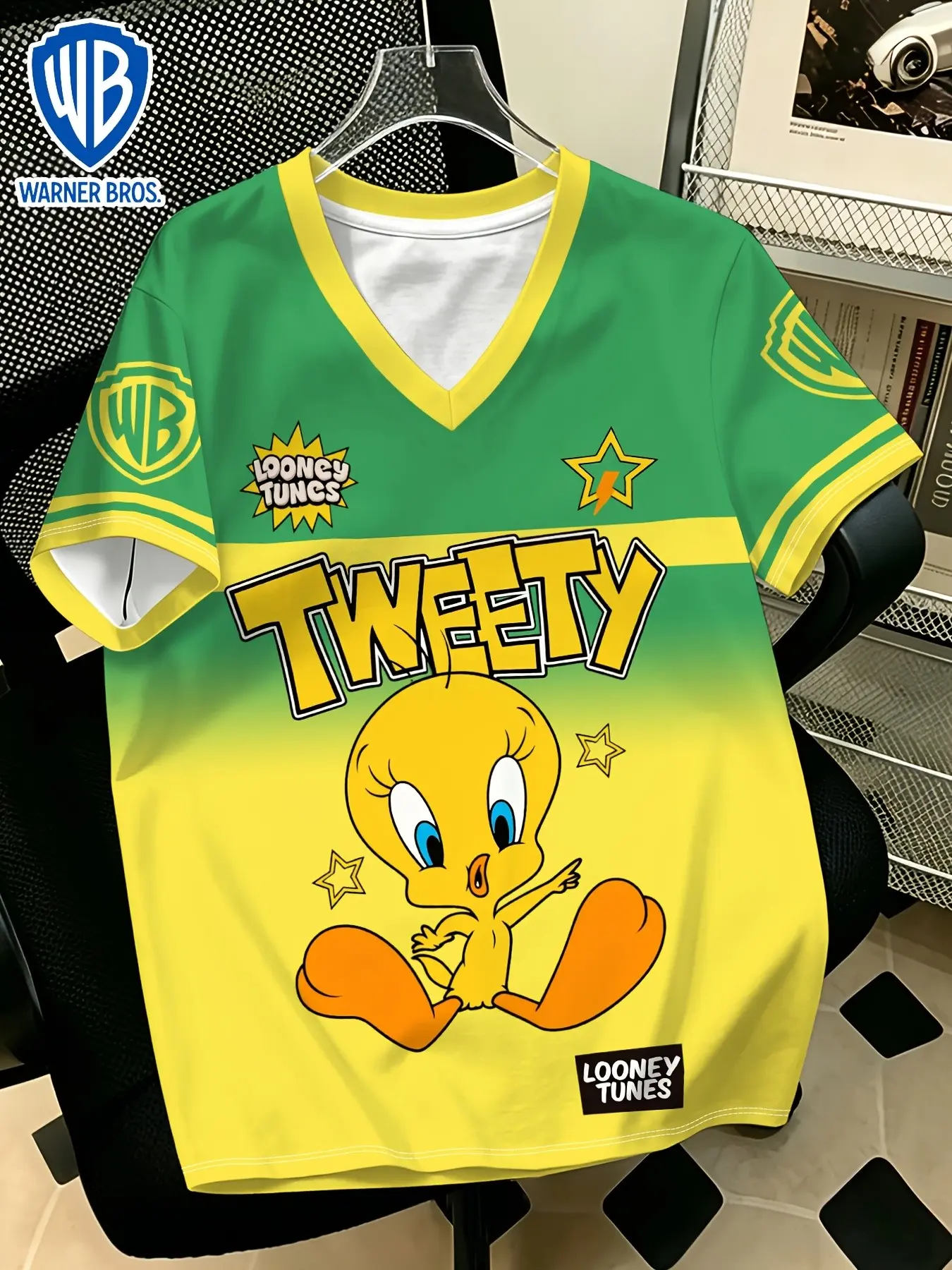 Warner Bros Looney Tunes Men's V-Neck Mesh T-Shirt, Vintage Cartoon Streetwear, Tweety Bird Graphic, Breathable, Plus-Size Fit