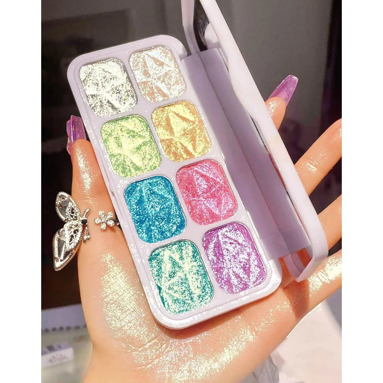 8 Color Face Cheek Highlighter Palette Shimmer Glitter Iridescent Multichrome Holographic Eyeshadow Palette Purple Rainbow Glitter Highlight and Contour Chrome Eye Makeup