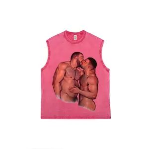 Vintage Washed Pink Sleeveless Tank Top, Gay Pride Tom of Finland Style Couple Kissing Graphic Print Crewneck Oversized Muscle Tee, LGBTQ+ Queer Love Casual Streetwear Tanks for Men S-5XL