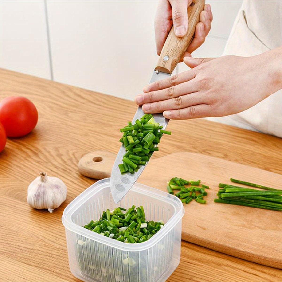 Large Capacity Storage Box for Fruits And Vegetables in The Fridge, Featuring a Quick Drain And a Lid