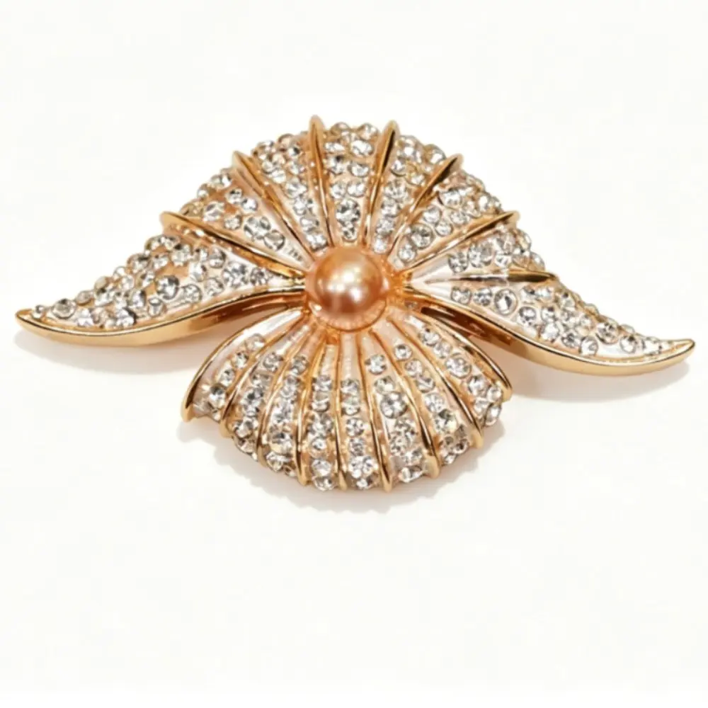 Vintage Women Men Fashion Full Crystal Conch Badges Brooch Exquisite Lady Classic Rhinestone Accessories Pin