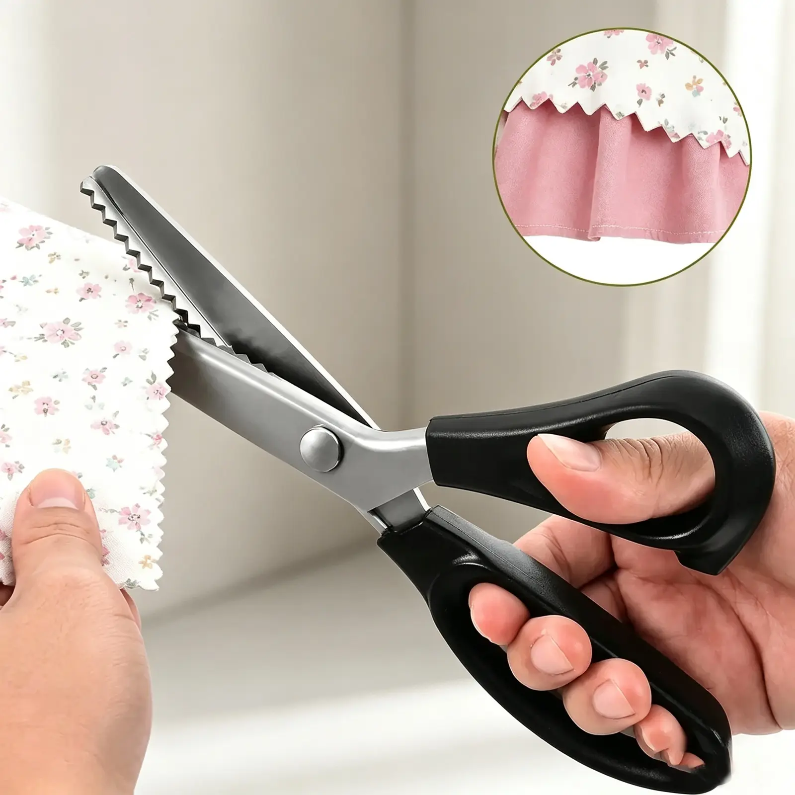 Stainless‑Steel Saw‑Tooth Edge Cutting Shears, Hand‑held Cutting Supplies for Fabric Trimming, Lace Tailoring and Hand‑made DIY Projects, Household Sewing‑Making Accessory