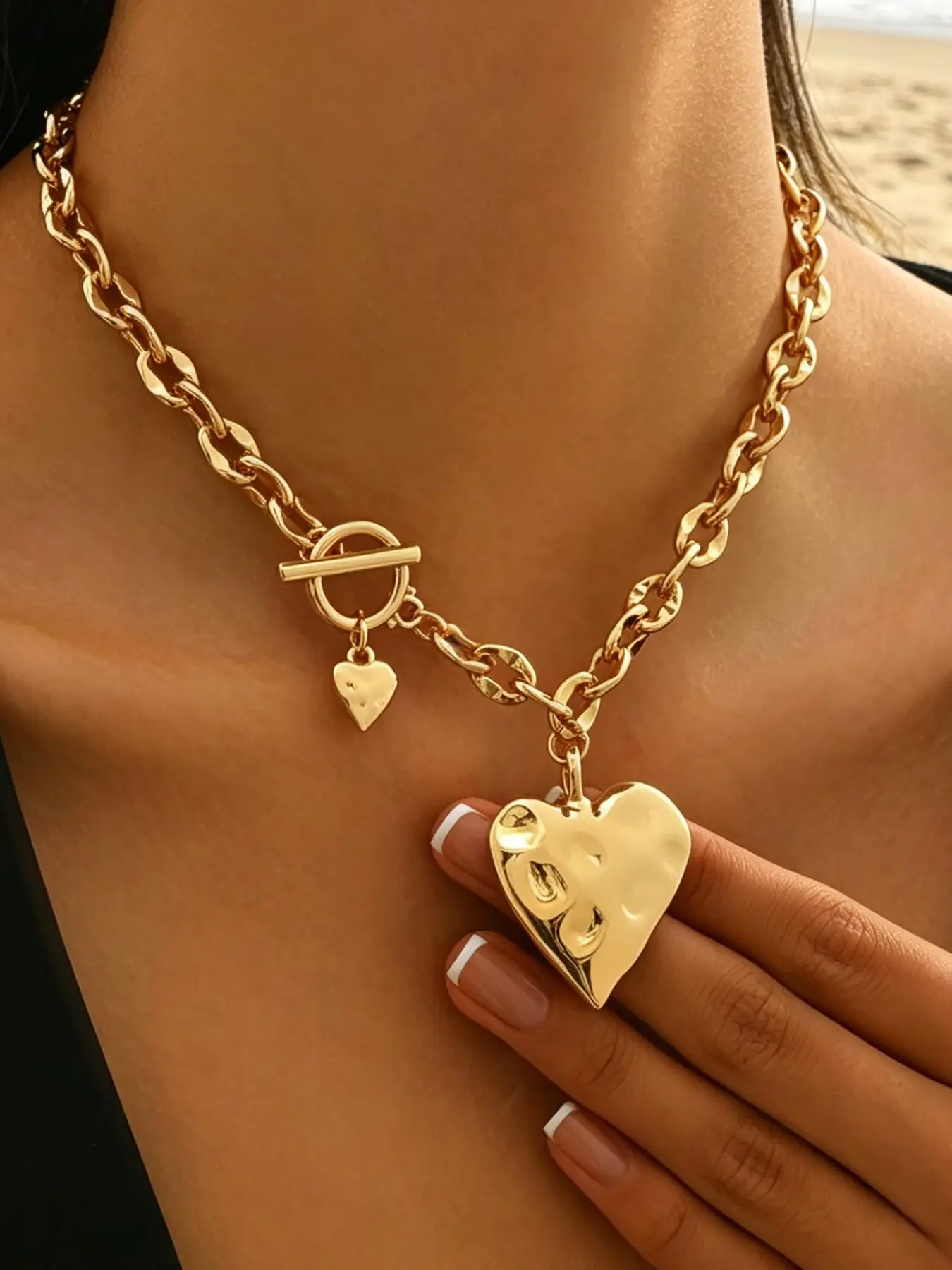 Vintage Heart Pendant Chunky Chain Necklace for Women Jewelry with OT Clasp Perfect for Daily Outfits, Parties & Gifts