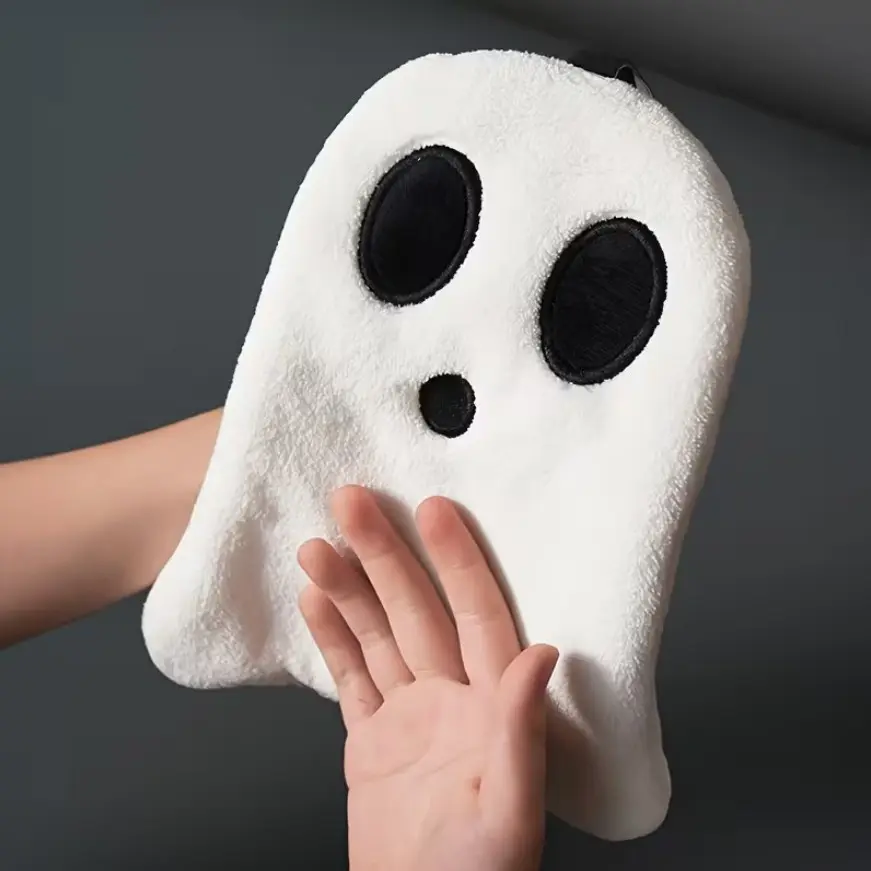 Halloween Ghost Hand Towel with Cute Bathroom Hanging Decor, Soft Absorbent Coral Fleece Cloth Suitable for Home Kitchen Tea Towels Autumn Winter Bathroom Decor Gift
