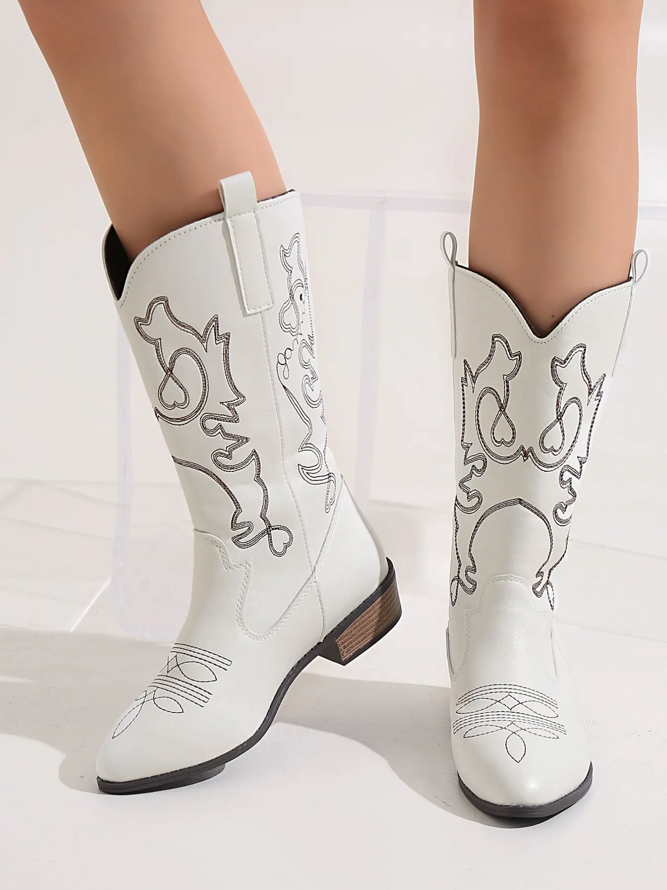 Women's Vintage Embroidered Western Mid-Calf Boots, V-Shape Boot Opening, Pointed Toe, Thick Heel, American Retro Style, Trendy Daily Wear, Embellished Cowgirl Boots