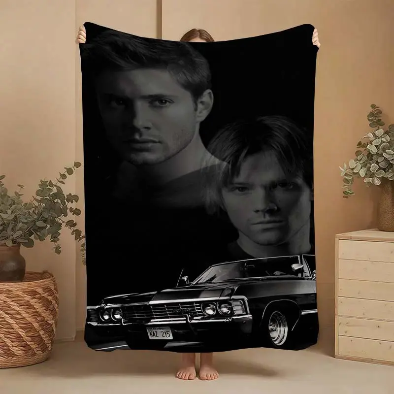 Retro Vintage Full-Print Black & White Supernatural Portrait Cotton Fiber Graphic Blanket - All-Seasons, Hypoallergenic, Tear-Resistant, Wrinkle-Resistant - Adult Sofa/Bedroom Use, Ideal Christmas Gift
