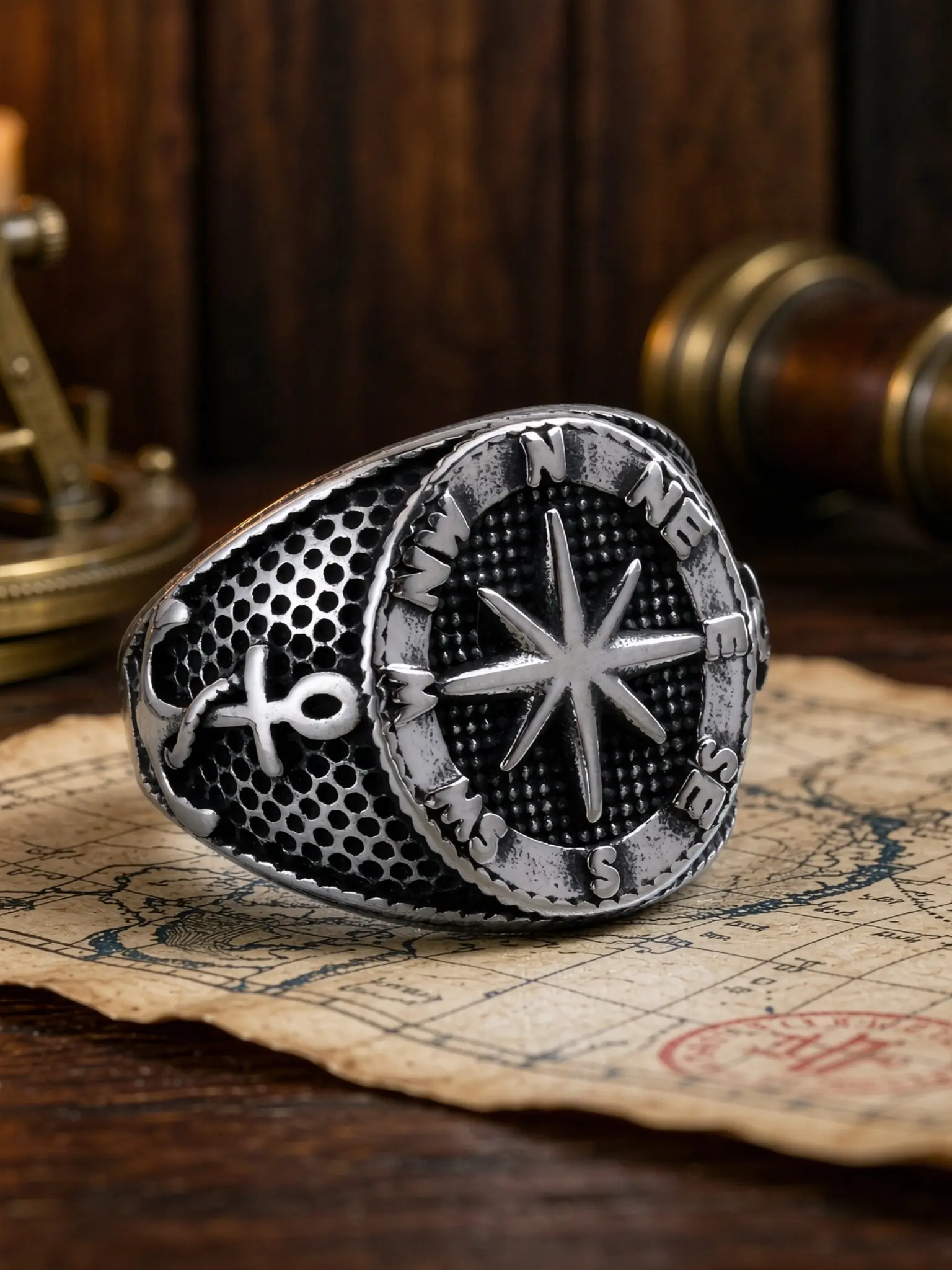 Compass Compass Ring, European Vintage Nautical Style, Weathered Silver Relief, Eight-Point Star Pointer Anchor Decoration, Unisex Ring