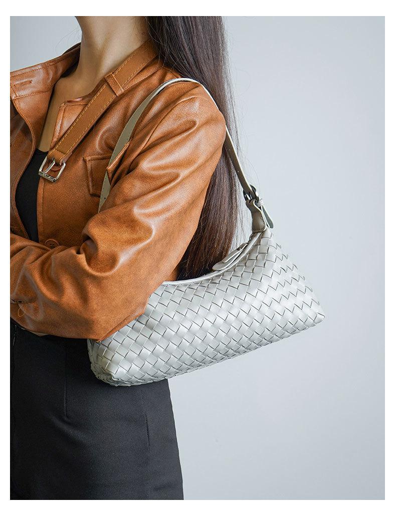 LUNÉ KVI Light Luxury Minimalist Handwoven Crossbody Bag for Women, Versatile and Elegant Crossbody Bag, Exquisite and Fashionable Half-Moon Shoulder Bag