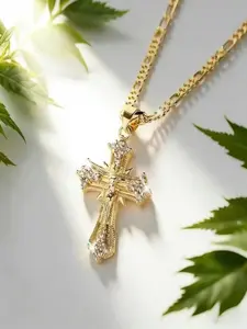 Small Jesus Cross Necklace Chain, Sparkling Decorative Religious Jewelry, Elegant Pendant for All Occasions