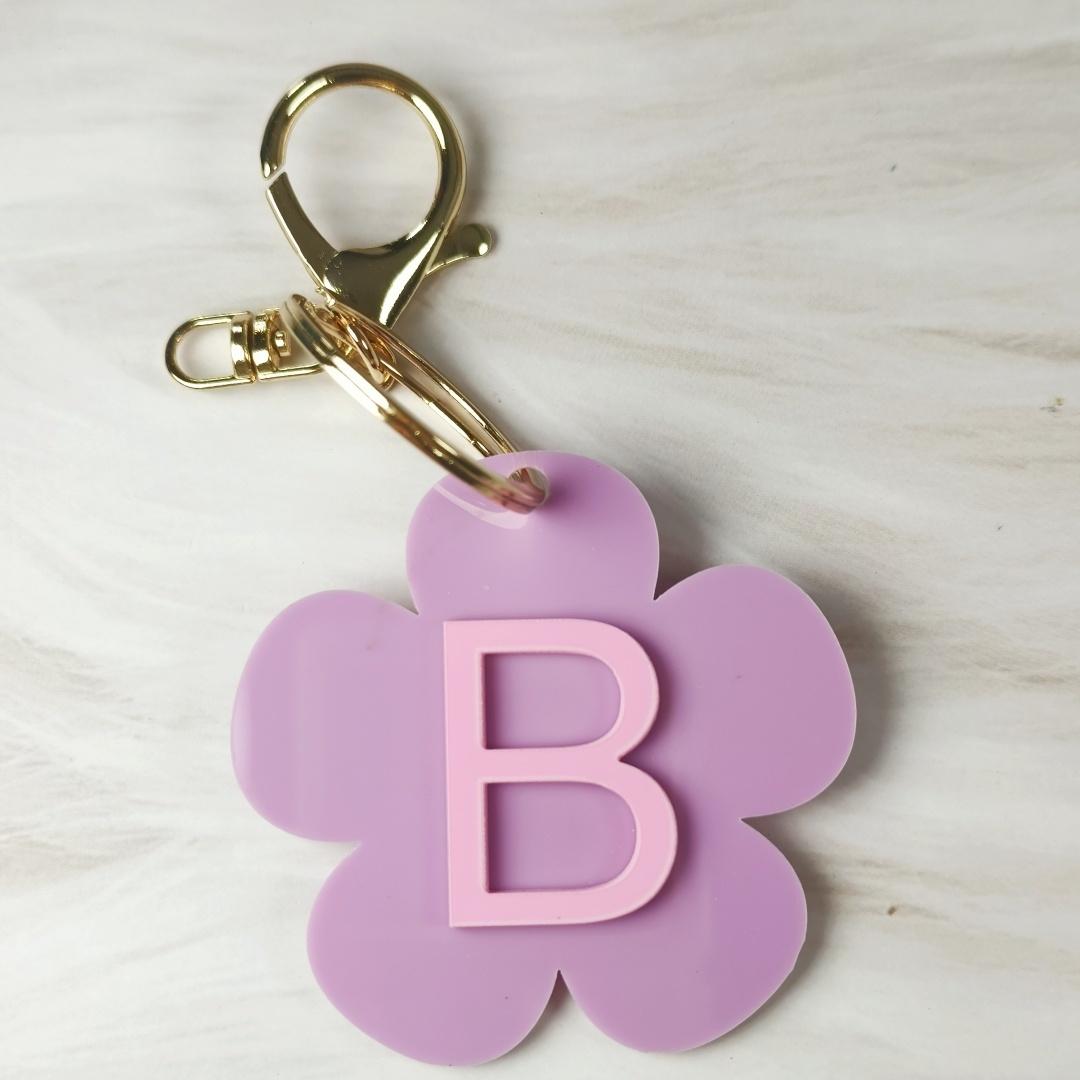 Personalized Name Flower Keychain, Initial Acrylic Keychain, Customized Acrylic Bag Tag, Backpack Name Tag, Letter Combination Retro Daisy Label