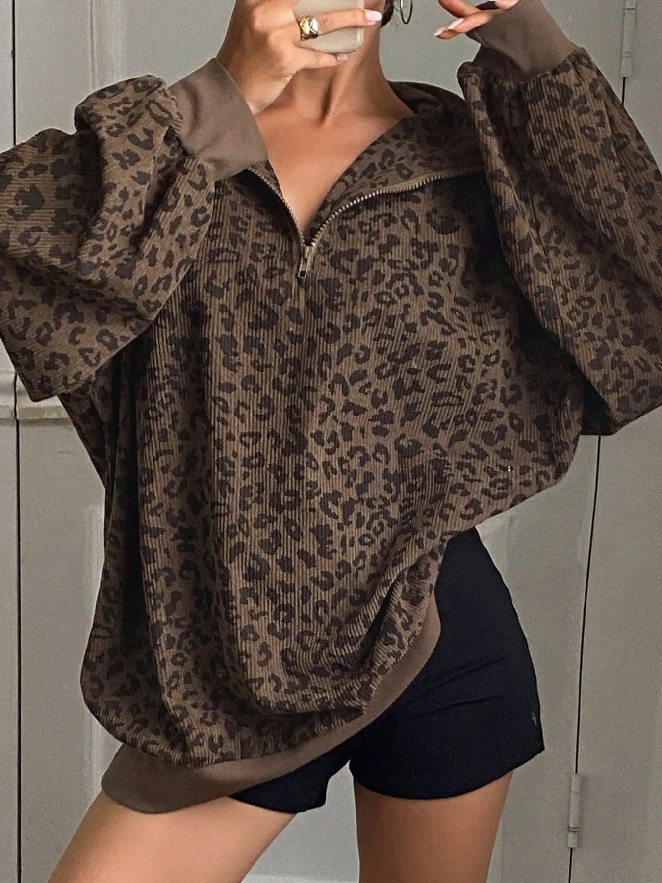 Vintage Brown Leopard Print Corduroy Half-Zip High Neck Oversized, Baggy Sweatshirt,Womens Y2K Loose Drop Shoulder Long Sleeve Pullover,Fall/Winter Casual Street OOTD Top,Cozy Quarter-Zip Jacket Matching Leggings Viral TikTok Trendy Fit