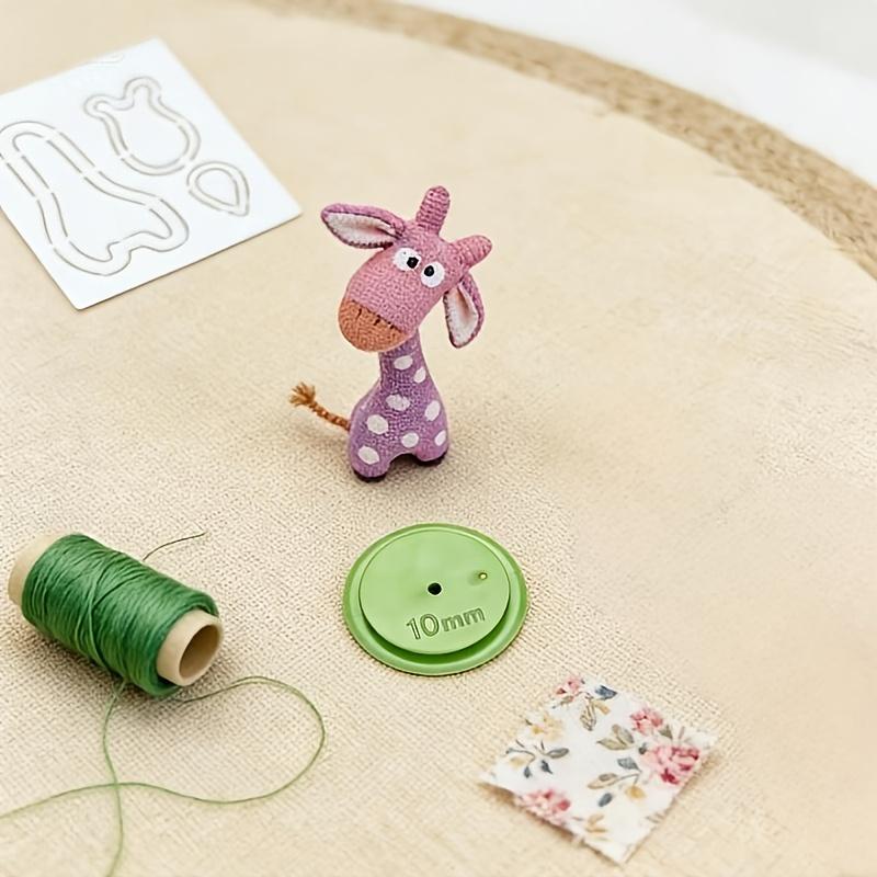 Mini Giraffe Patchwork Brooch Template with 4 tracing needles. DIY Giraffe Pattern Sewing Template, including transfer and auxiliary tracing functions