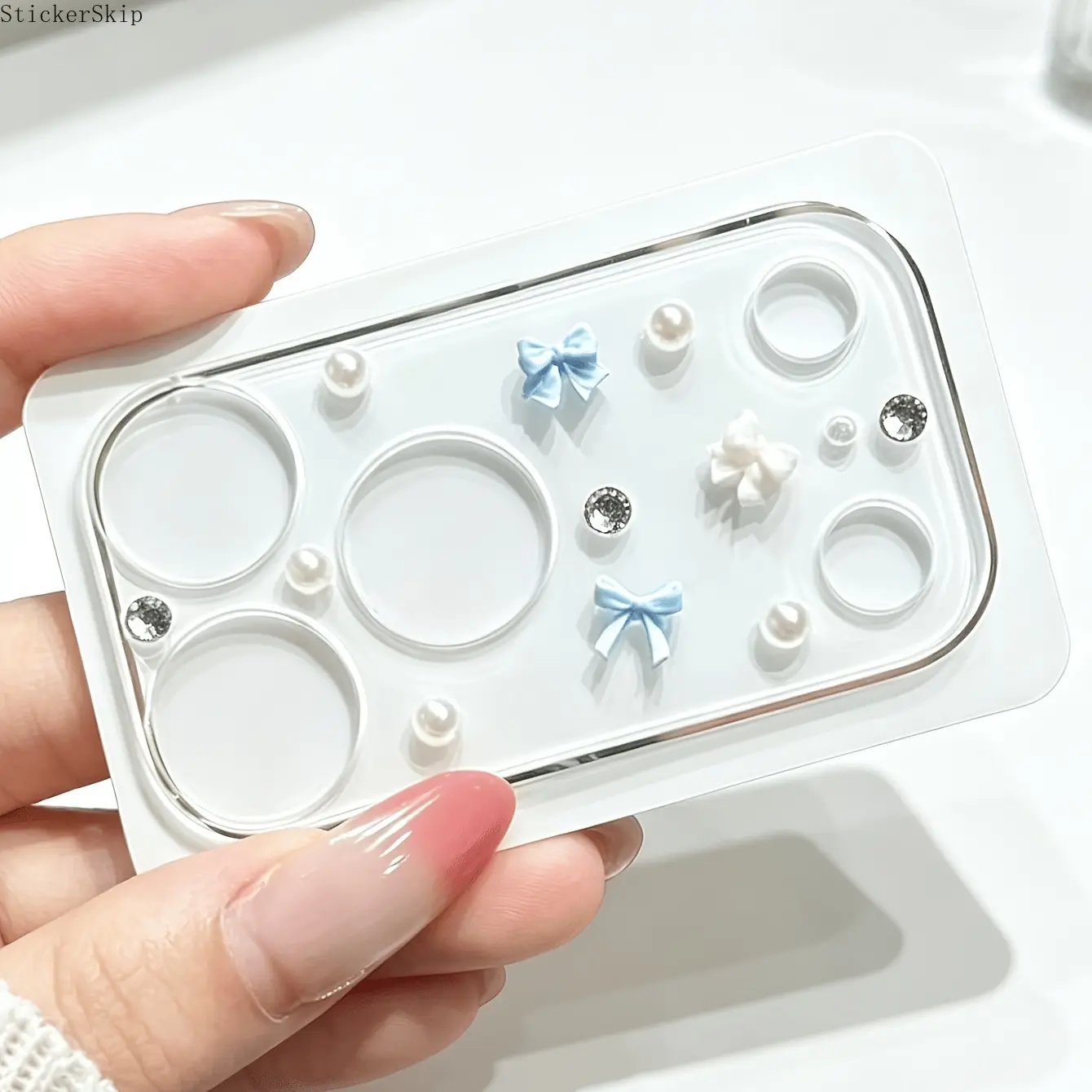 2026 Cute 3D Pink & Blue Bow Rhinestone Pearl Tempered Glass Camera Lens Protector, Clear Transparent Bling Lens Cover Compatible with iPhone 17 Pro & iPhone 17 Pro Max
