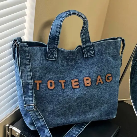 Casual minimalist retro personalized tote bag, letter decoration, adjustable shoulder strap, Shoulder Totes, large capacity stylish and practical texture single shoulder handbag, suitable for daily commuting and outdoor travel