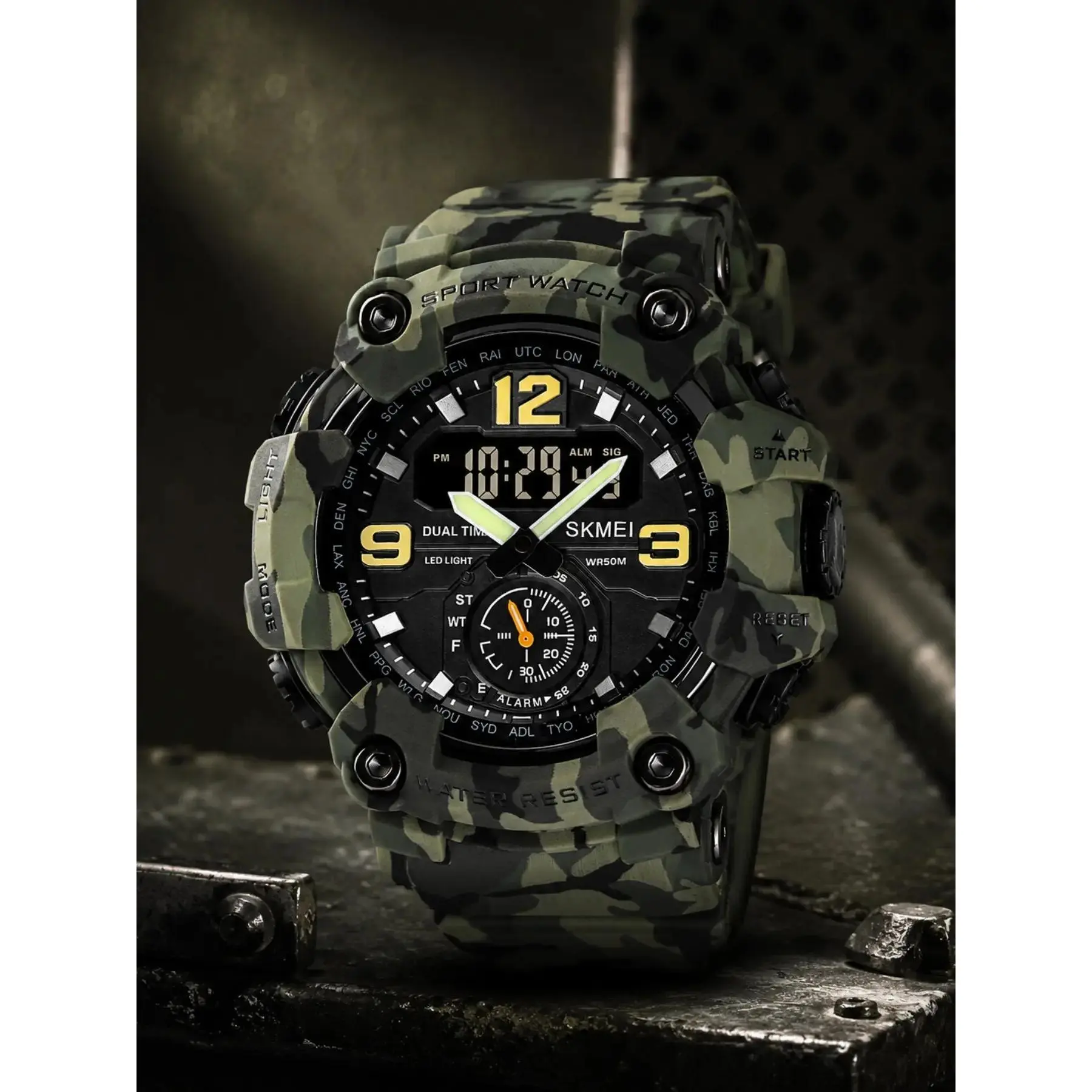 Men's Large Digital Sport Watch, 50M Waterproof Multifunction Watch with Night Light and 4 Colors, Dual Time Wristwatch, Ideal for Parties and Gifts