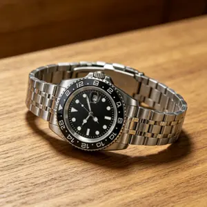 Minimalist Black Dial GMT Sports Watch for Urban Gentlemen