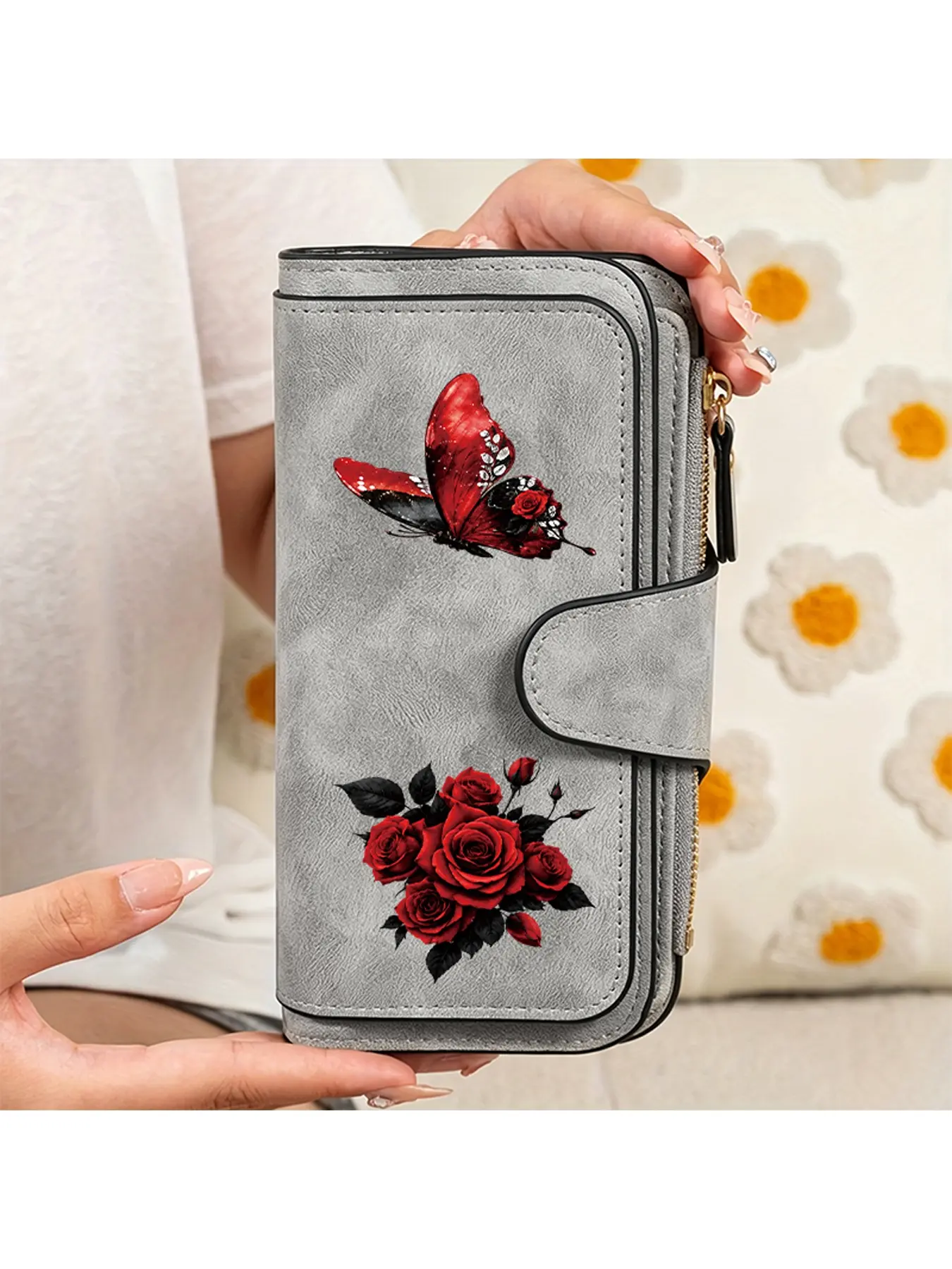 Elegant and noble style women's long hand-held wallet, decorated with red roses and red butterfly patterns, flower pattern wallet, a unique and elegant women's wallet that meets your storage needs, suitable as a birthday gift/Halloween gift/Christmas gift