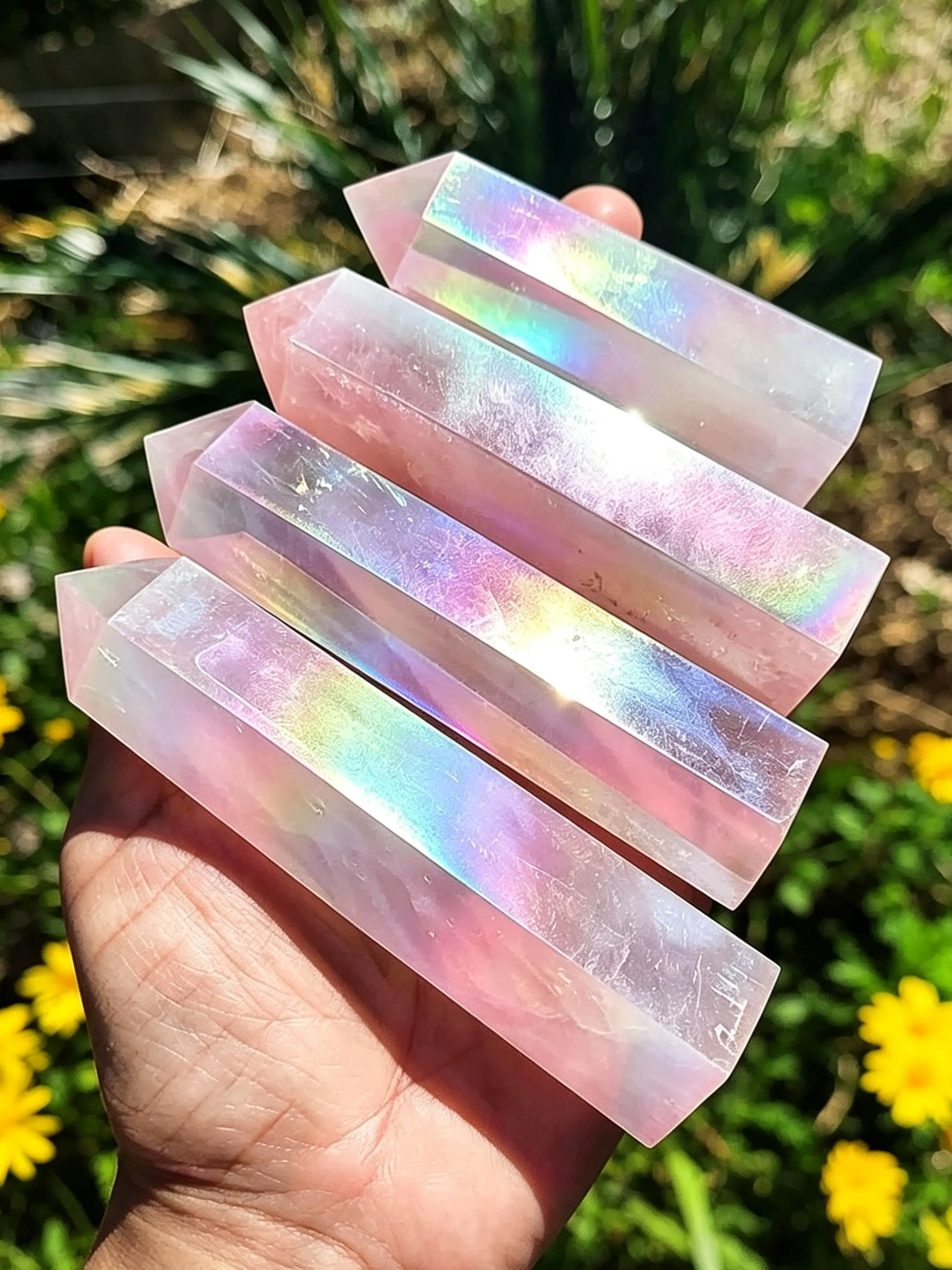 1PC Beautiful Rare Angel Aura Rose Quartz Tower, Rainbow Quartz Wand，DIY Creative Gifts and Specialty Jewelry Accessories,Perfect Home Collection Art Decoration,Holiday Gift,The Ideal Choice for Crystal Enthusiasts.