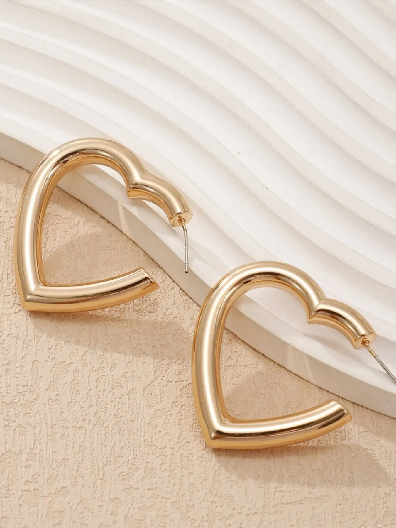 Luxury Heart Earrings, American Vintage Love Ear Cuffs, Elegant Iron Chain Jewelry, All Seasons Accessory, Choking Hazard Warning