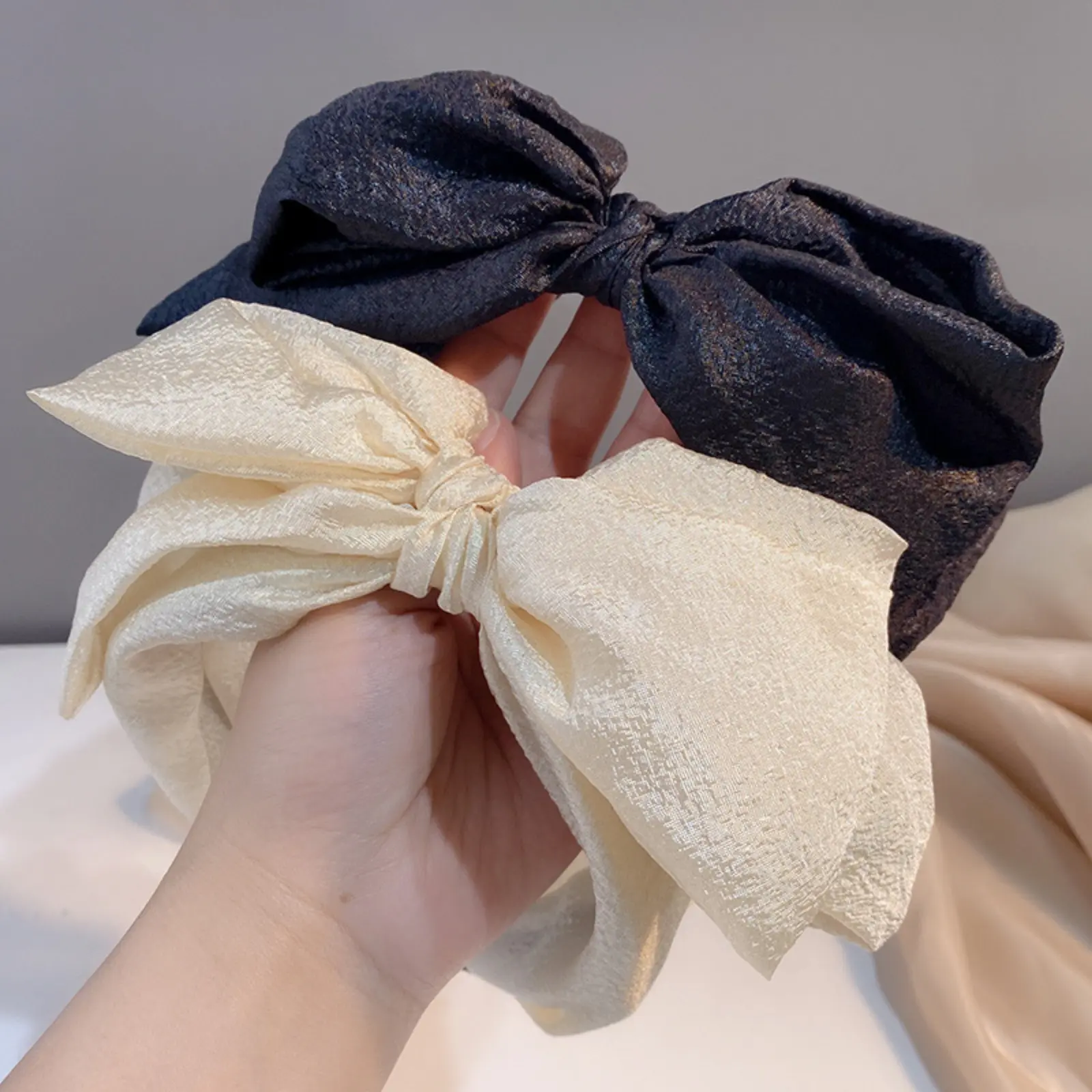 Women Big Bow Hair Headband Universal Elegant Daily Hair Accessories, Viral Black Shimmer Crinkle Satin Bow Hair Band, Underrated Luxury Feminine Glossy Fabric Hair Hoop, Double Layer Large Bow Shiny Organza Non-Slip Headband, Soft Wrinkle Resistant Light