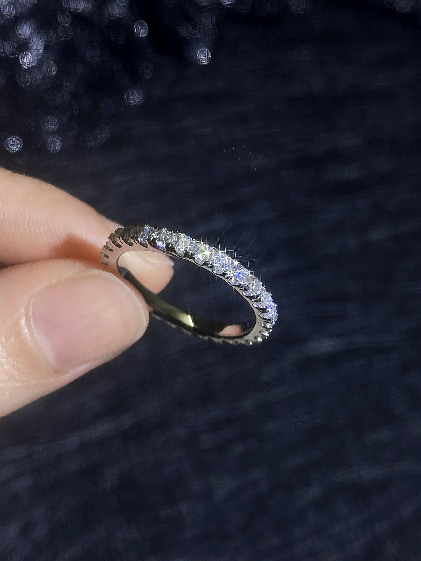 S925 Sterling Silver Ring - Set with Moissanite for Dazzling Brilliance| Wearable Everyday| Understated Luxury Style| Circular Design, Showcasing a Distinctive Niche Aesthetic