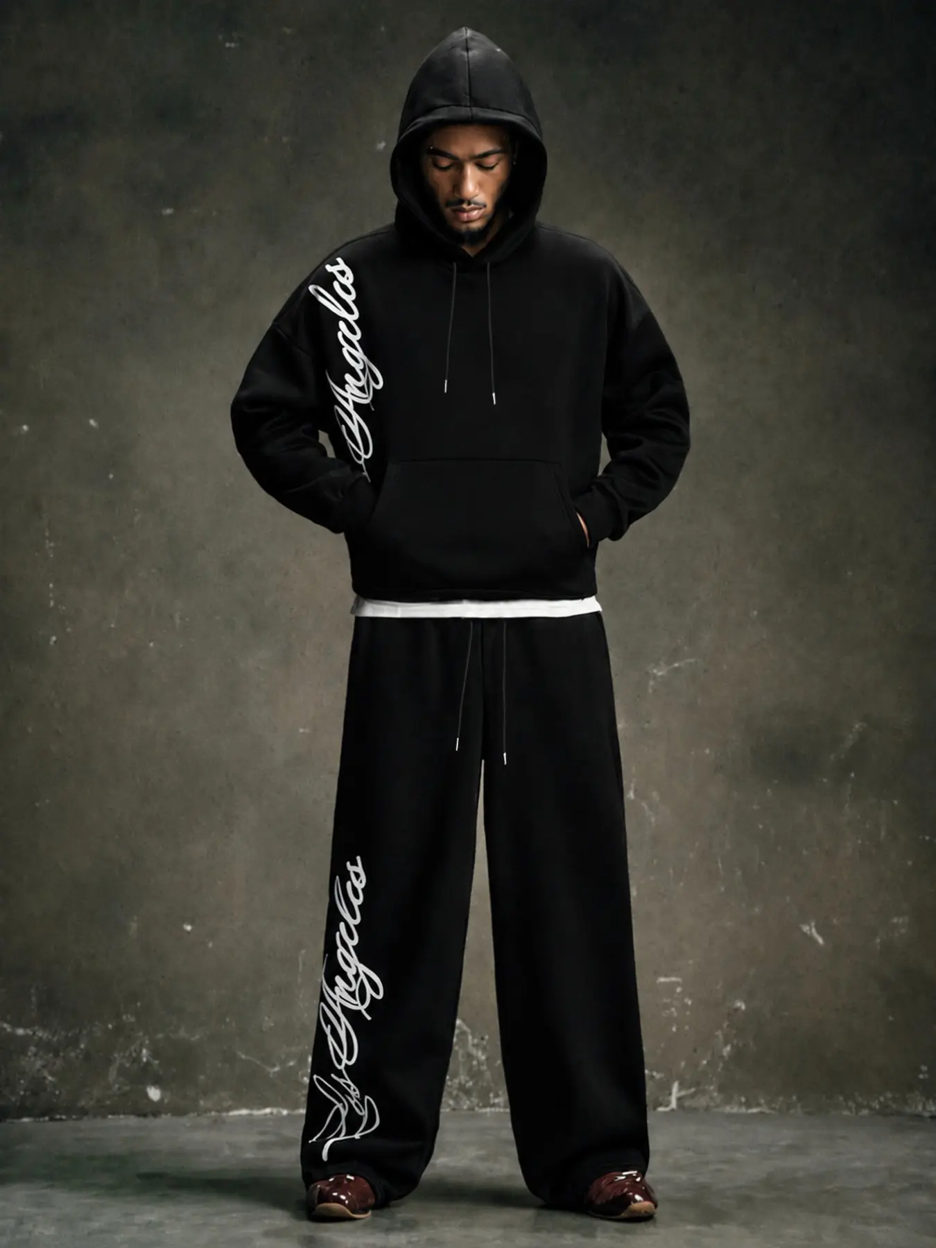 Men's Black Loose Hoodie Two-Piece Outfit, West Coast Los Angeles Vertical Cursive Side Letter Print Matching Set, Drop-shoulder hoodie with kangaroo pocket and wide-leg drawstring sweatpants, Soft fleece-lined streetwear tracksuit, Sweatshirt