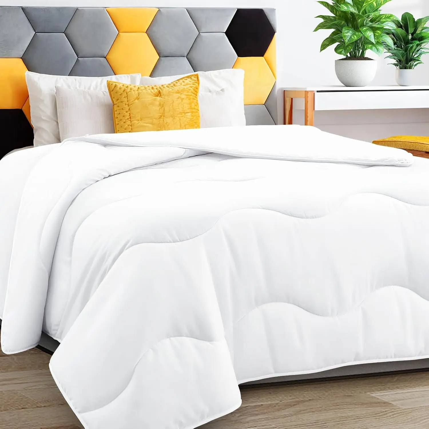 Lightweight Cooling White Comforter, All Season Duvet Insert | Breathable Queen Size Summer Bedding, Soft Microfiber Down Alternative Quilt with Corner Tabs, 88x88 Inch