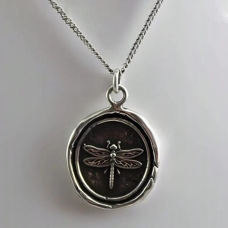 Vintage Punk Distressed Dragonfly Pendant Necklace, Unisex Casual Party Jewelry, Unique Round Design, Perfect for Daily Wear, Costume Necklaces, Chain Necklace, Accessory Necklace, Alloy Pendant Necklace