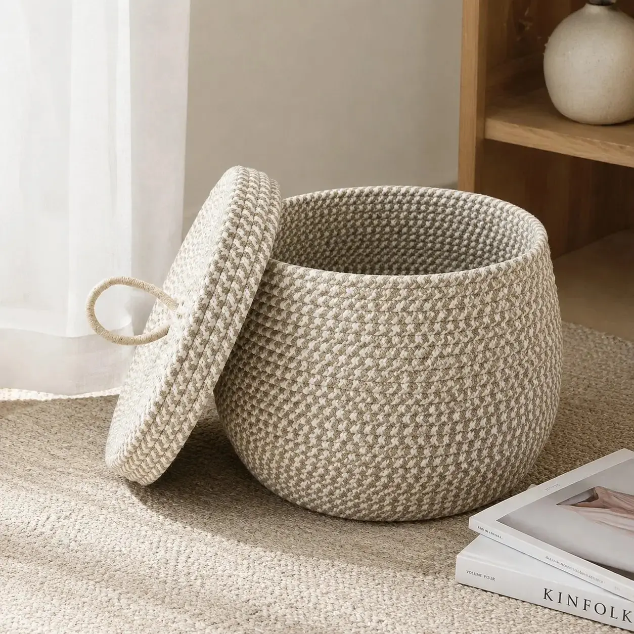 Round Cotton Rope Versatile Storage Basket with Lid, Home Storage Organizer, Multi-Use Desktop Organizer, Dustproof Container for Snacks, Cosmetics, Eggs, Living Room, Bedroom
