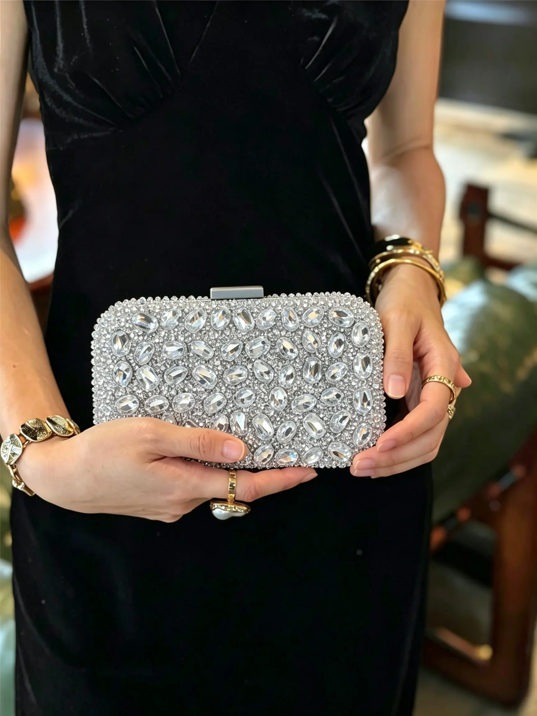 Sparkling Diamond Rectangle Hard Shell Evening Purse with Chain, Prom Gala Shoulder Crossbody Chain Clutch Purse, Fashionable Embellished Clutch, Mixed Size Clear Rhinestones Shiny Silver Formal Handbag