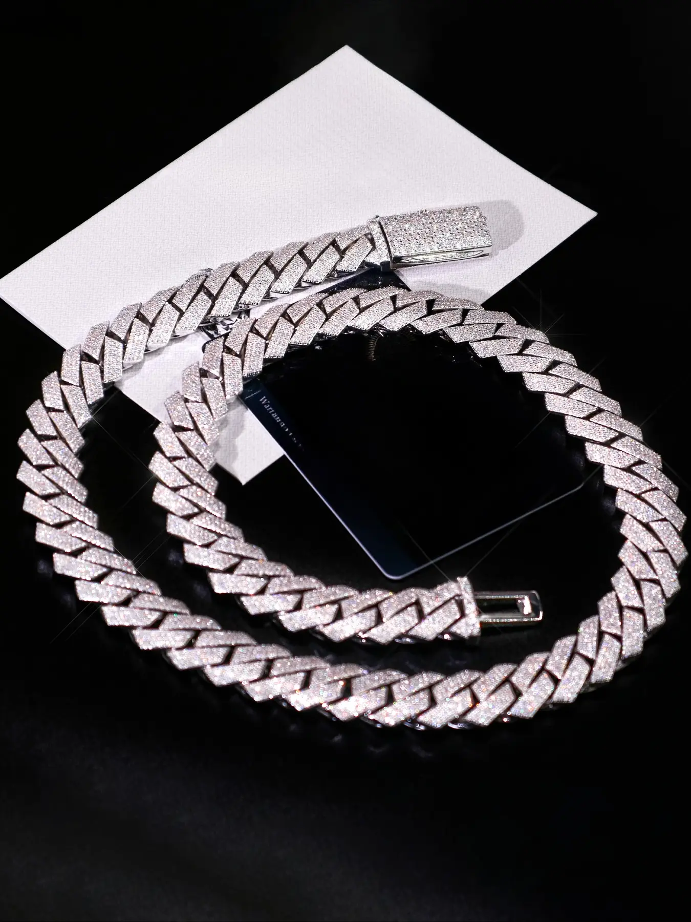 Four rows of diamonds shining Cuban necklaces, 20mm popular wearing size, hee rapper jewelry, luxury positioning design, party appearance style, gifts for elders, relatives and friends