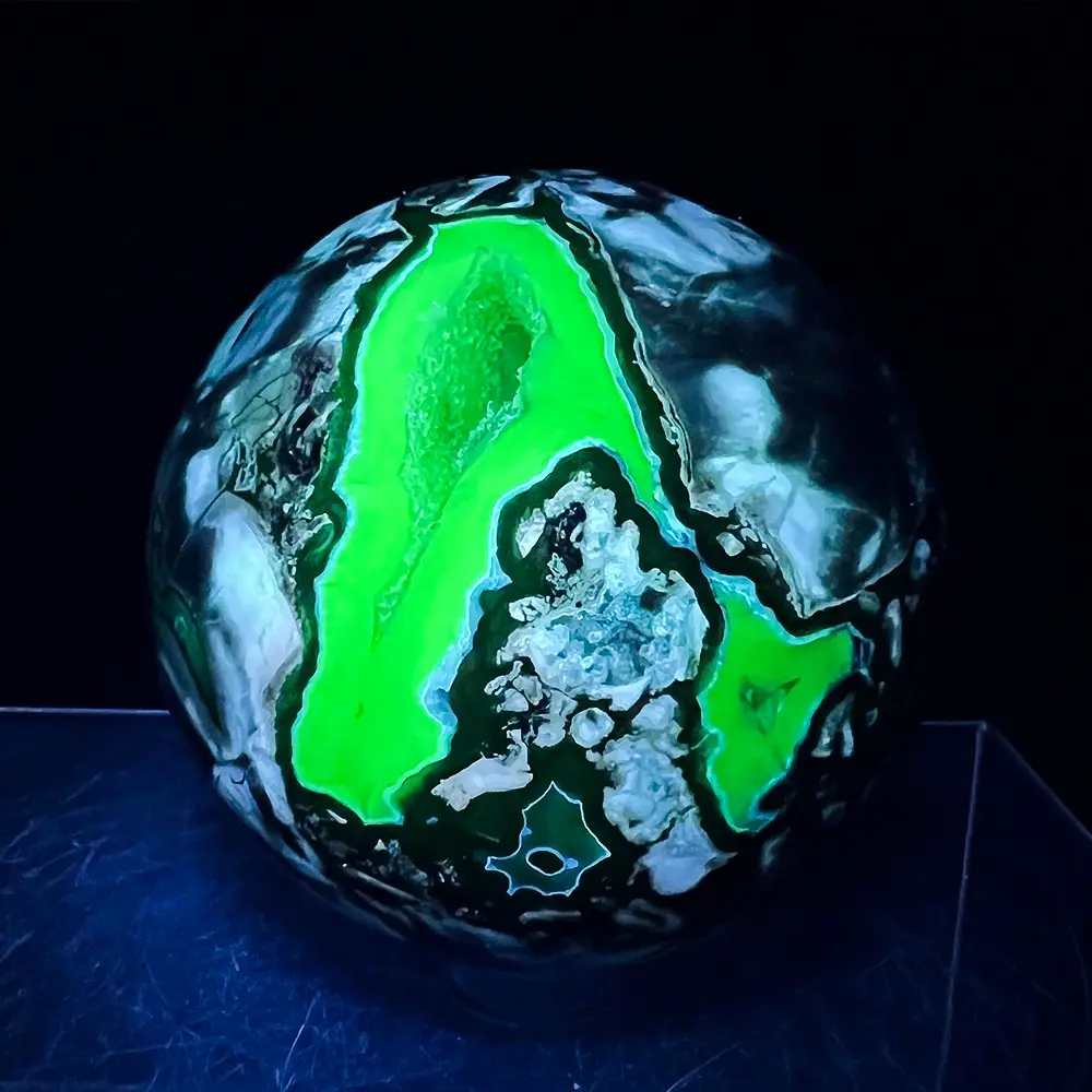1PC 6-8CM With UV Agate Sphere，Crystal Sphere With Stunning UV Reaction,Loose Gemstones,Perfect Home Decorative Art Collect,Unique Easter Valentine's Day Gift,The Ideal Choice for Crystal Enthusiasts.