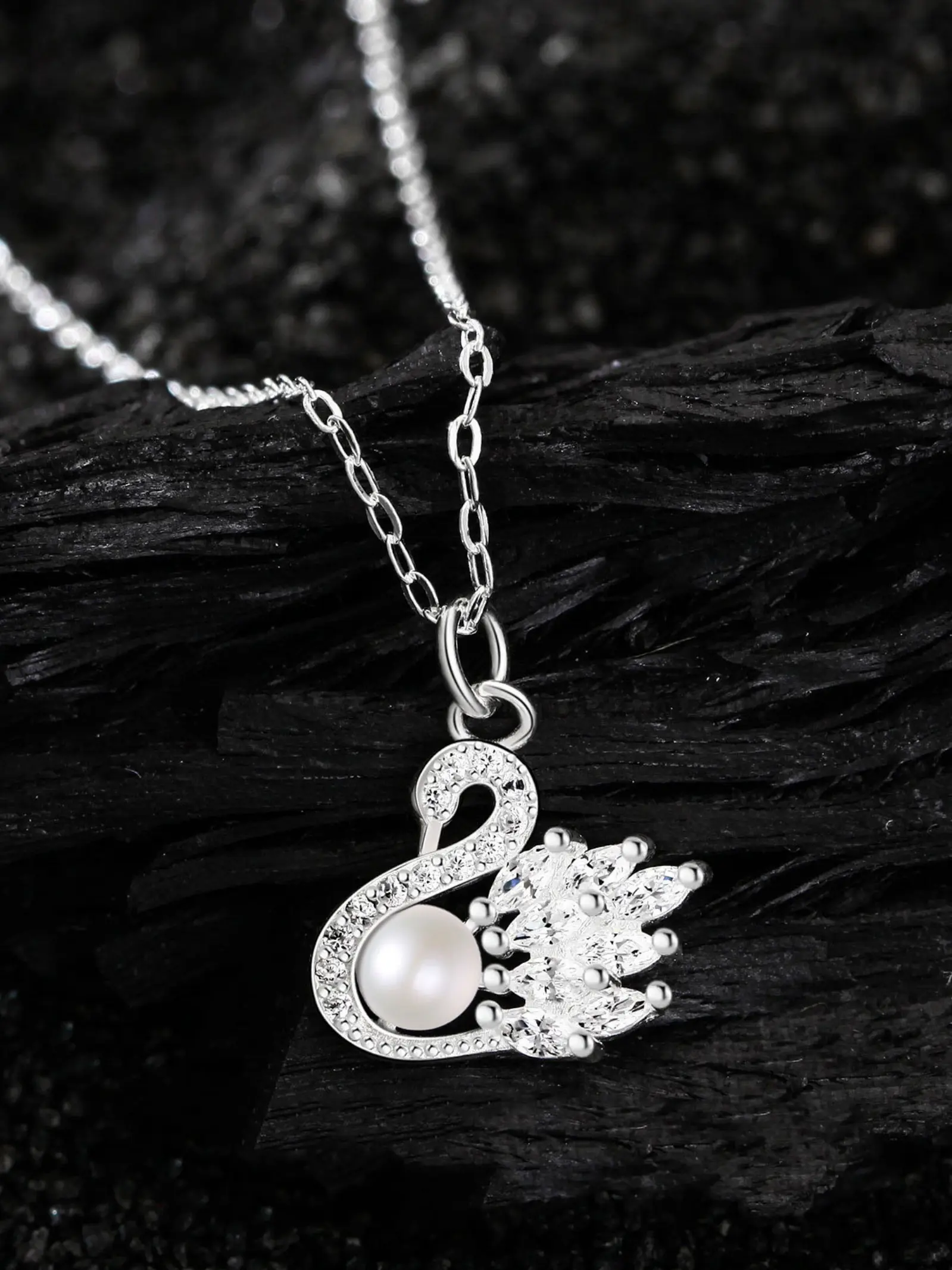 Elegant Silver Color Swan Pendant Necklace, High-End Pearl Design, Versatile Clavicle Chain, Luxury Style Jewelry for Women