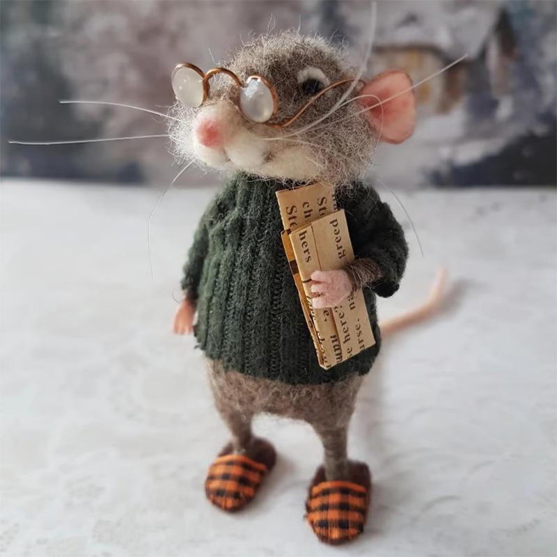 Handmade Needle Felted Christmas Mouse Ornament, Wool Santa Mouse Figurine for Holiday Tree Hanging Decor