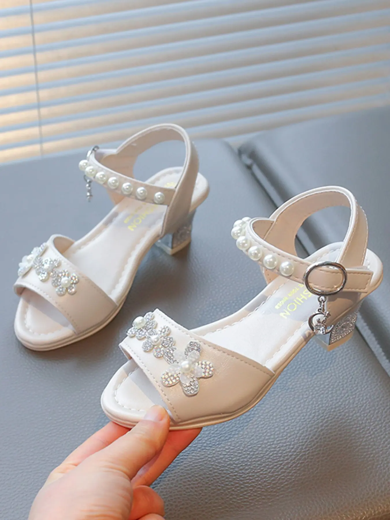 Girls' Pearl Rhinestone Open-Toe High Heel Princess PU Rubber Fashionable Little Girl Sandals, Sweet Luxury Style, Velcro Closure, Breathable, Non-Slip, Stage Wear