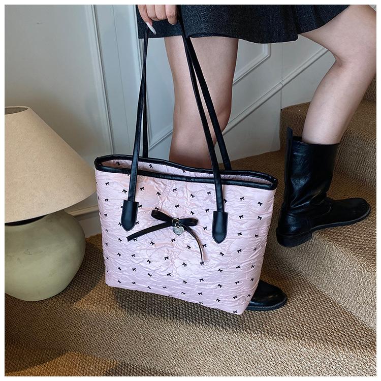 Casual Large Capacity Heart Shaped Butterfly Knot Single Shoulder Bag Trendy Commuter Tote Bag Urban Minimalist Style 2025 Au...