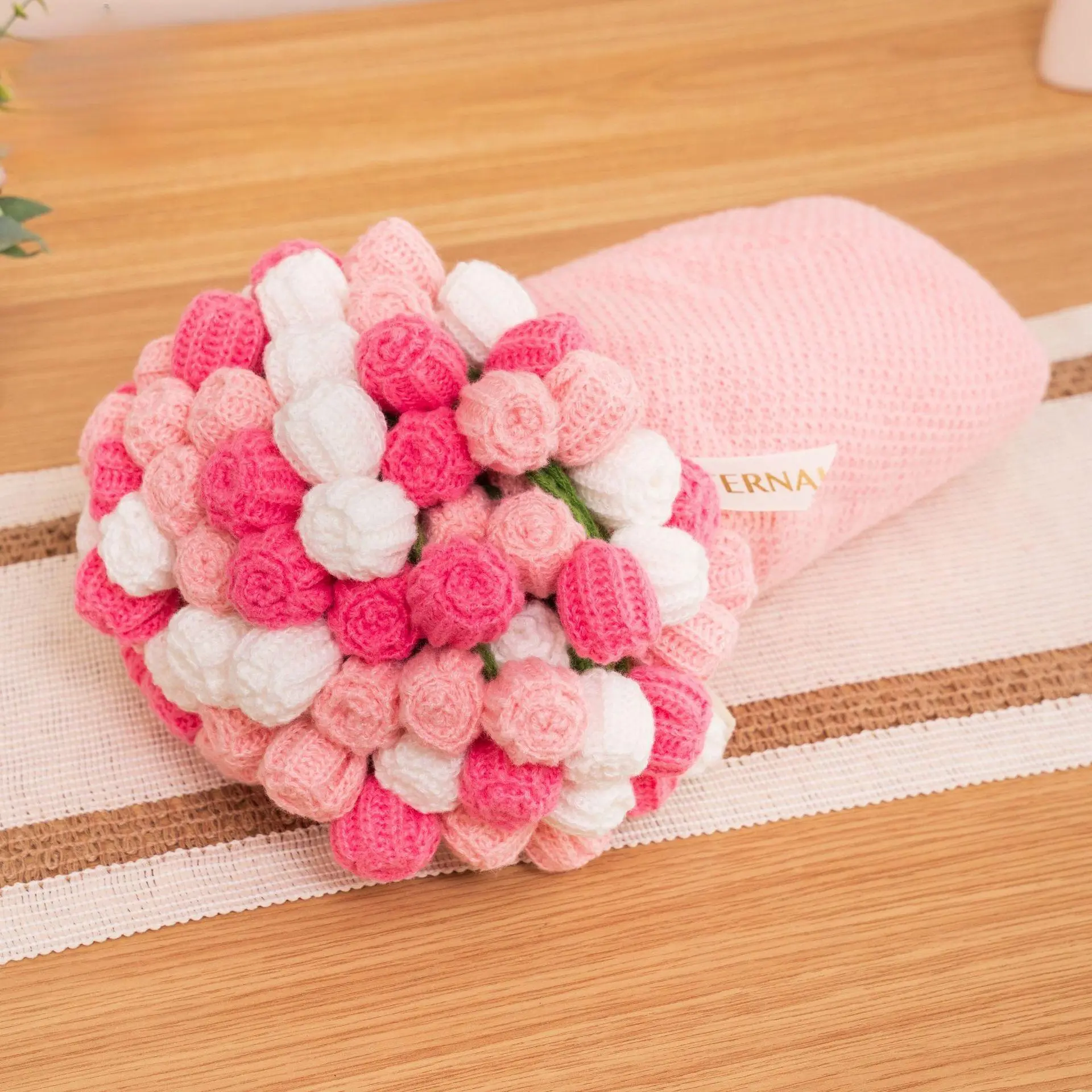 33 elegant hand-knitted two-tone rose bouquet convertible blanket, compact roll-up floral gift blanket, long-lasting artificial tulip throw, perfect for wedding anniversaries, birthdays, and holiday gifts – ideal for your girlfriend or mother