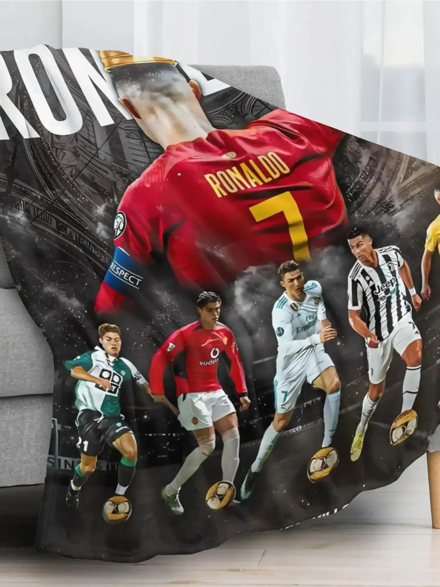 CR7 Ronaldo Ultra-Soft Flannel Football Throw Blanket - Football Print Sports Fan Blanket for Home Room Decor, Cozy Look Ideal Gift for CR7 Fans, Camping Travel Use, Thanksgiving