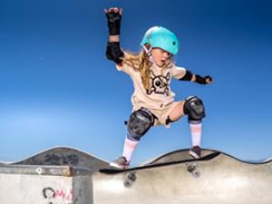 Skateboards for Beginners Adults Youths Teens Kids Girls Boys 31 Inch Pro Complete Skate Boards 7 Layer Canadian Maple Double Kick Concave Longboards