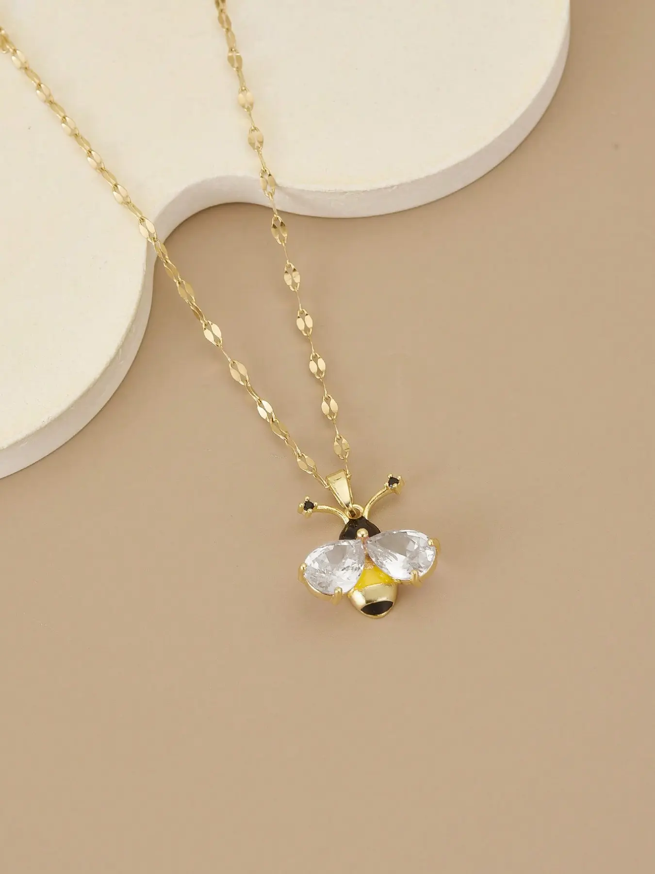 1pc Bee Pendant Necklace, Dainty Crystal Wing Bumblebee Necklace, Cute Animal Insect Jewelry Gift for Women Girls