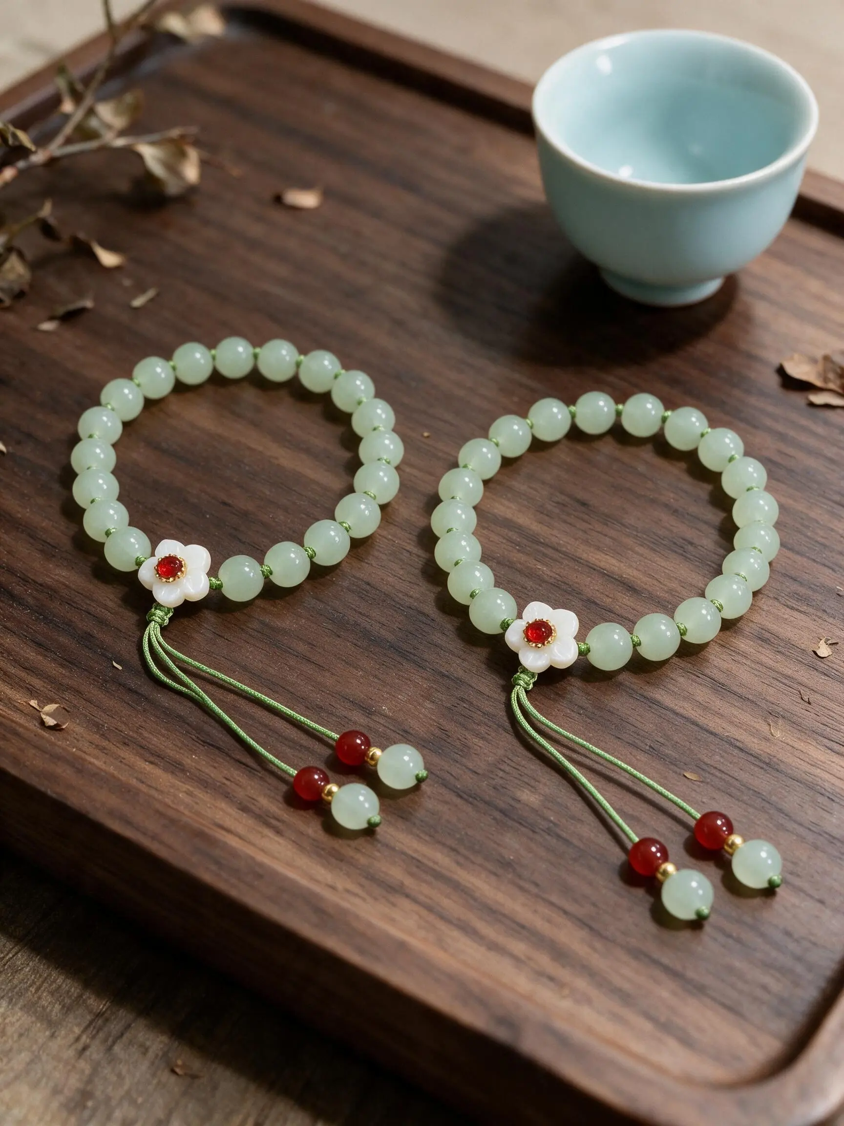 2Pcs Chinese Style Jade Beaded Bracelet Set, Vintage Oriental Floral Tassel Adjustable Bracelet, Natural Green Jade Round Bead Stackable Wrist Jewelry, Matching Friendship Bracelets for Women Daily Wear Hanfu Wedding Birthday Gift, Exquisite Bracelet