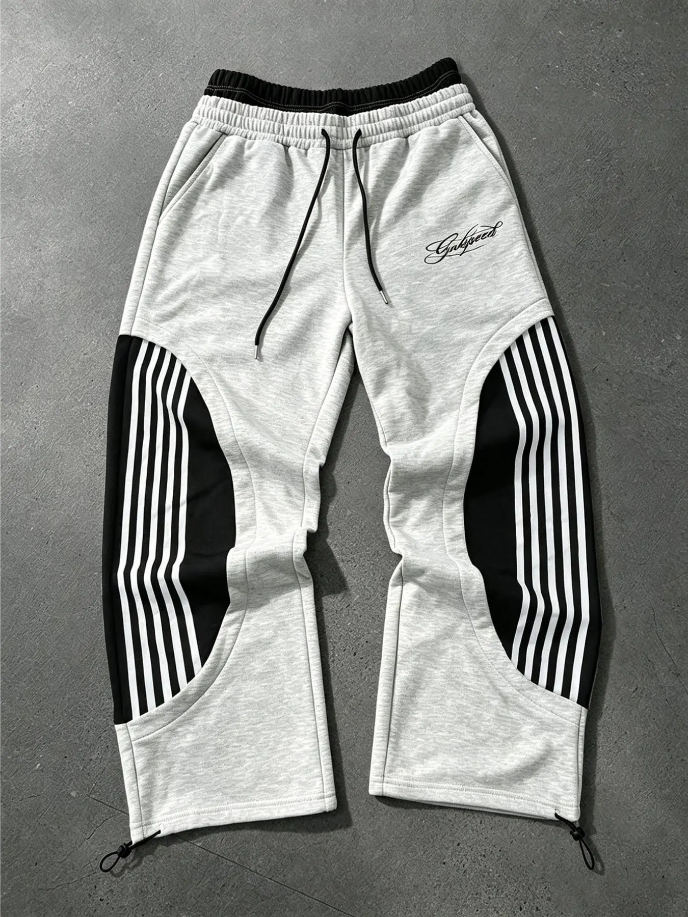 Unisex Y2K Grunge Striped Color Block Patchwork Sweatpants Drawstring Elastic Waist Wide Leg Jogger Pants Adjustable Cuff Casual Streetwear Hip Hop Trousers For Men Women Teens Fall Winter Baggy Jogging Pants
