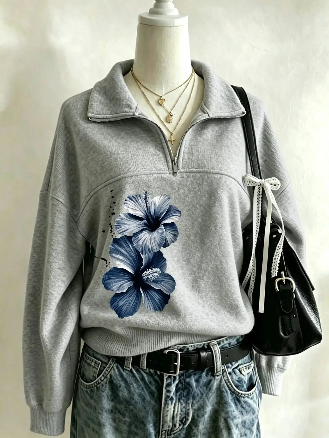 Women's Floral Print Long Sleeve Sweatshirt, Casual Loose-Fit Half-Zip Neckline, Blue Retro Pattern, Fall Streetwear Top