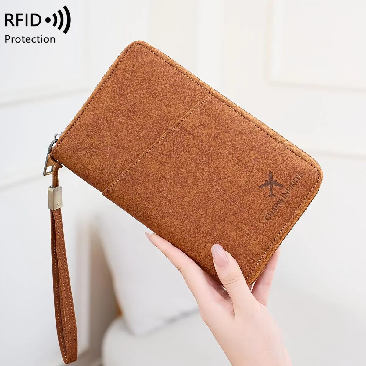 Blocking Zipper Passport Holder, Multi‑Pocket Travel Organiser for 5 Passports Cards Travel Documents, Detachable Wristlet Wallet for Women